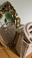 Lady Dior Mini – ليدي ديور ميني (لون نود / وردي فا...
