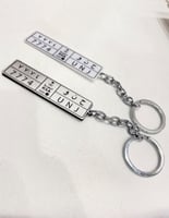 ميدالية لوحة سيارتك
