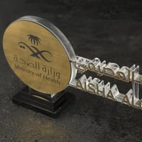 استاند اسم مكتبي - مودرن وفخم