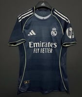 طقم ريال مدريد الاحتياطي 2026/2025