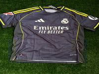 طقم مدريد الاحتياطي 2026/2025