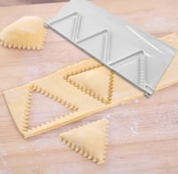 صانعة السمبوسة الفطائر301983013