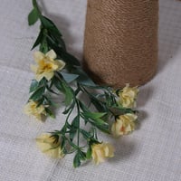 غصن زهور اصفر