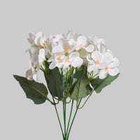 ربطة زهور ابيض