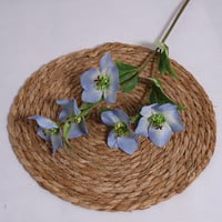 غصن بزهور ازرق فاتح