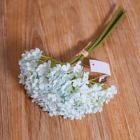 ربطة زهور ازرق