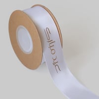 شريطة عيد مبارك ابيض