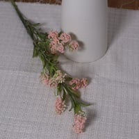 غصن اكسسوار وردي