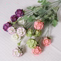 غصن زهور دائرية موف