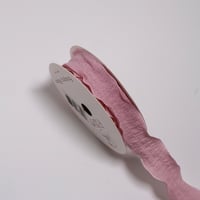 شرائط قماش وسط وردي