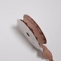 شرائط قماش وسط بني