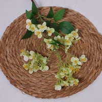 غصن زهور اخضر