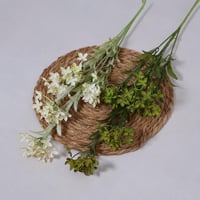 غصن زهور ابيض