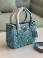 شنطة برادا كرسيتال