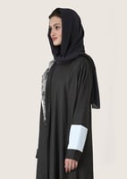 L206- عباية لنن رمادي تطريز