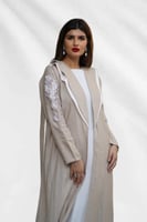 L018- عباية لنن بيج تطريز