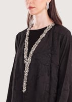 L182- عباية جاكار أسود تطريز