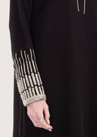 L177- عباية كريب أسود تطريز