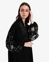 L094 -عباية أسود حرير مغسول - تطريز .