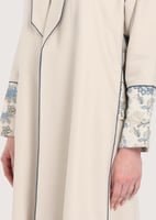 L238 -عباية بيج-زهر أزرق