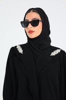 L145- عباية كريب كرستالات