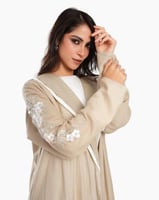 L018- عباية لنن بيج تطريز