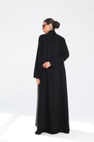 L147- عباية كريب أسود كرستالات