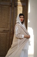 L018- عباية لنن بيج تطريز