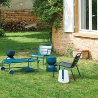 جلسة خارجية بكامل ملحقاتها