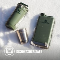 مجموعة ادفنتشر من ستانلي من 2 أباريق و4 أكواب نيست...