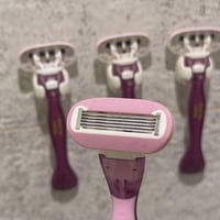 موس الحلاقة من رونق