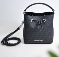 شنطة مايكل كورس