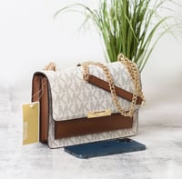 شنطة مايكل كورس