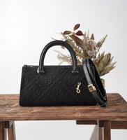 شنطة توري بورش