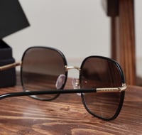 نظارة برادا