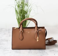 شنطة مايكل كورس