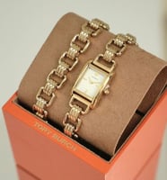 ساعة توري بورش تتوفر بالطلب