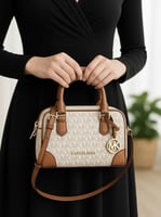 شنطة مايكل كورس