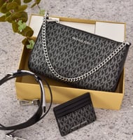 شنطة مايكل كورس