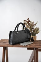 شنطة توري بورش