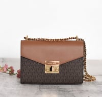 شنطة مايكل كورس