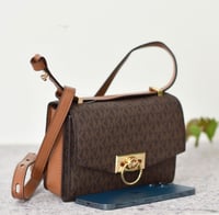 شنطة مايكل كورس