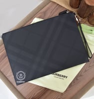 باوتش ماركة بربري