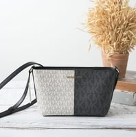 شنطة مايكل كورس