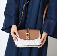 شنطة مايكل كورس