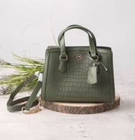 شنطة مايكل كورس