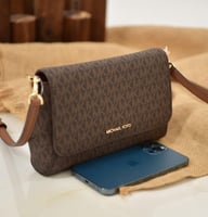 شنطة مايكل كورس