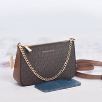 شنطة مايكل كورس