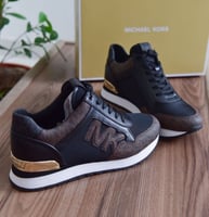 جزمة مايكل كورس