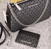 شنطة مايكل كورس